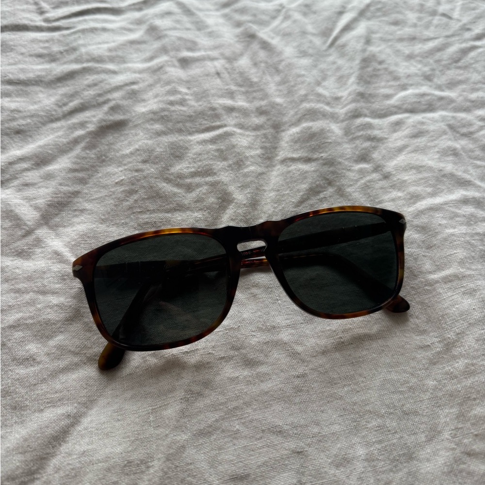 Persol 3059S Men’s Sunglasses - Picture 2 of 5